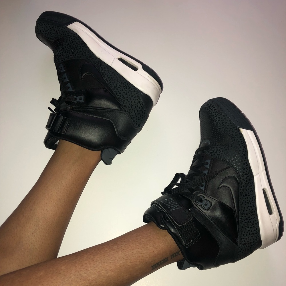 Nike Air Revolution Sky Hi sneakers